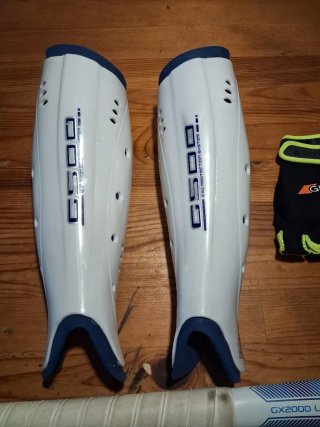 Palo Hockey Grays, Espinilleras y Guante