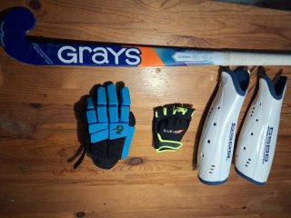 Palo Hockey Grays, Espinilleras y Guante