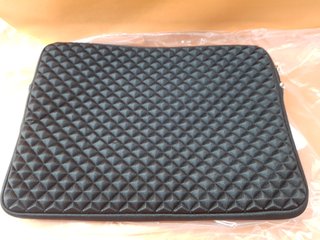 Funda Rainyear 14 Antigolpes Negra
