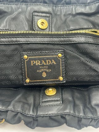 Bolso Prada Negro y Dorado