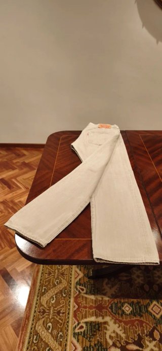 PANTALÓN LEVI'S 501 BEIGE LAVADO A LA PIEDRA, W32.