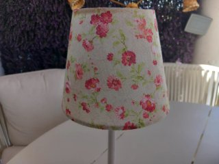 Cojines y pantalla floral
