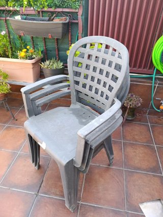 4 Sillas de jardín se regalan fundas y un cojin