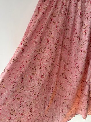 Falda larga rosa estampada