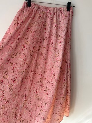 Falda larga rosa estampada