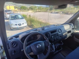 Nissan NV400 2012