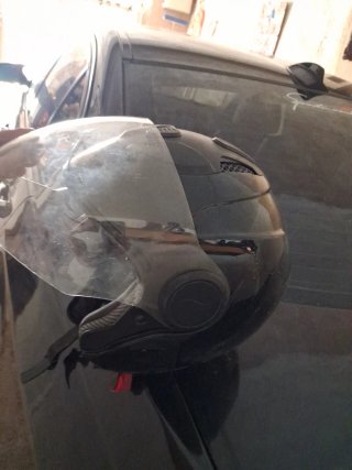 Casco de moto negro