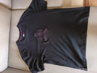 T-shirt Tommy Hilfiger com brasão