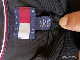 T-shirt Tommy Hilfiger com brasão