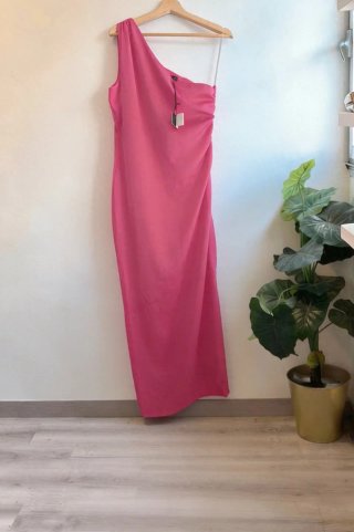 Vestido largo asimétrico fucsia Cuplé. Talla M.