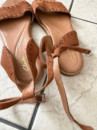 Sandali Clarks scamosciati marroni