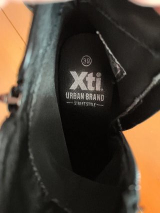 Botas Xti tacón negras mujer