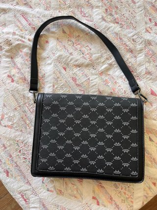 Bolso de mano con logo AA