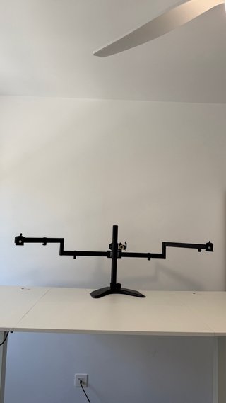 Soporte triple para monitores