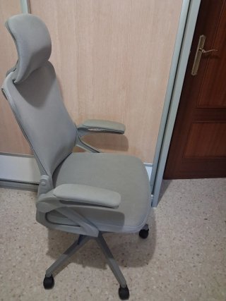 Silla de oficina gris