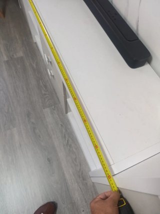 Mueble de salón modular blanco y beige