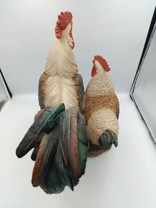 FIGURA DE GALLINA Y GALLO DECORATIVO