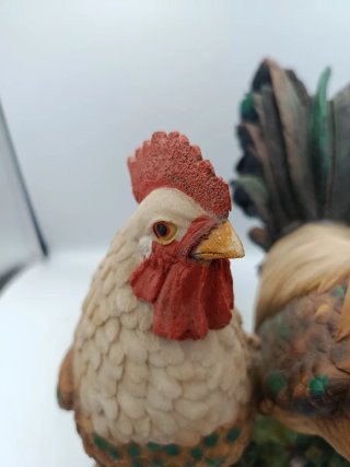 FIGURA DE GALLINA Y GALLO DECORATIVO