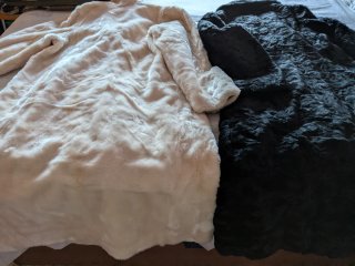 Cappotti beige e nero