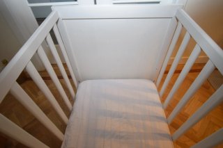Cuna Sundvik + colchón Ecus Kids Mimo (cómo nuevo)