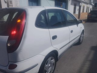 Nissan Almera Tino 2004