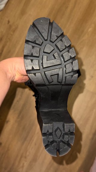 Botines de cuero negros con cordones