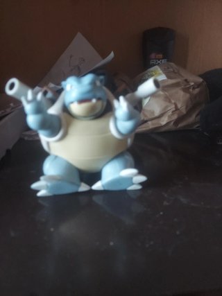 Figurita Blastoise de Lujo (sin chorros)
