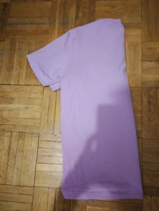 Conjunto de pantalón cortos  y camiseta Guess rosa