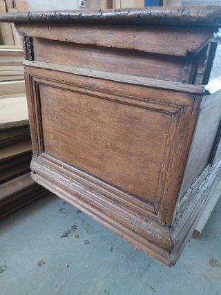 Baúl de madera antiguo