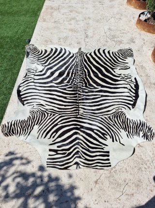 Alfombra Piel de vaca teñido de Cebra Natural MARC