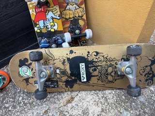 Pack Patinete, Skateboards y cascos