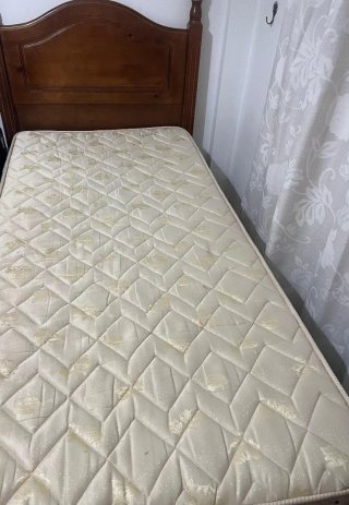 Cama individual de madera