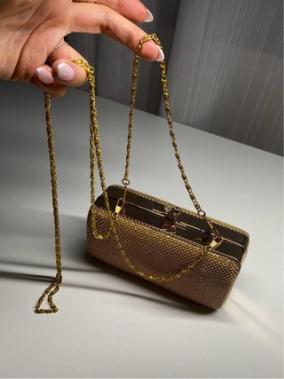 Bolso de fiesta dorado con cristales