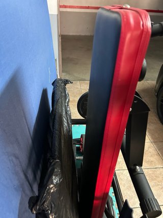 Banco de pesas plegable y mancuernas