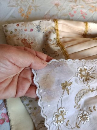 Traje de Fallera Beige y Dorado 10 años