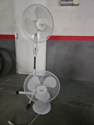 Ventilador MJG blanco.   Ventilador de pie Adler b