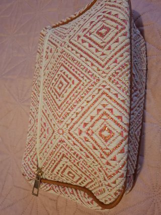 Bolso de hombro con hilos brillantes