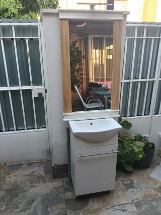 Mueble de baño con espejo