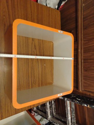 Estanterías Cubo Naranja y Blanco