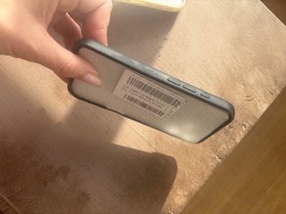 Funda iPhone 16 - Comprada por error