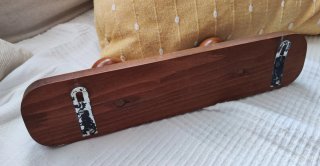 Perchero de madera con 2 pomos