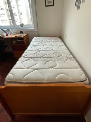 Cama madera pino macizo y colchón viscoelástico