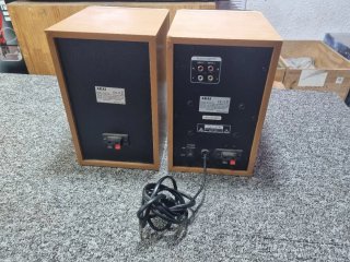 MONITORES AKAI AUTOAMPLIFICADOS