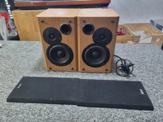 MONITORES AKAI AUTOAMPLIFICADOS