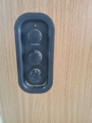 MONITORES AKAI AUTOAMPLIFICADOS