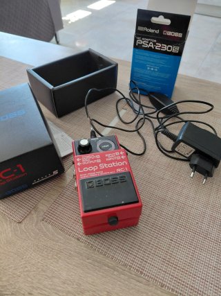 Boss RC-1 Loop Station + Adaptador AC