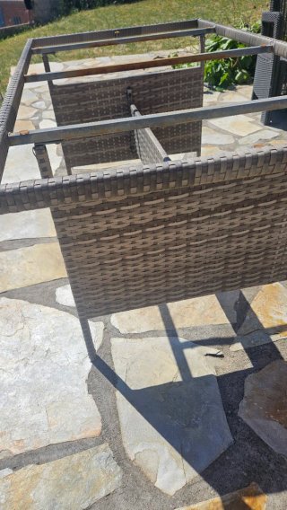 Tavolo da giardino in rattan e metallo