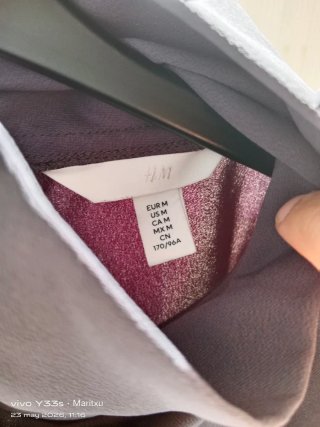 Camisa gris elegante