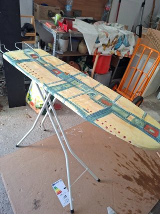 Mesa de planchar plegable