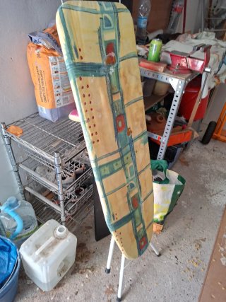 Mesa de planchar plegable